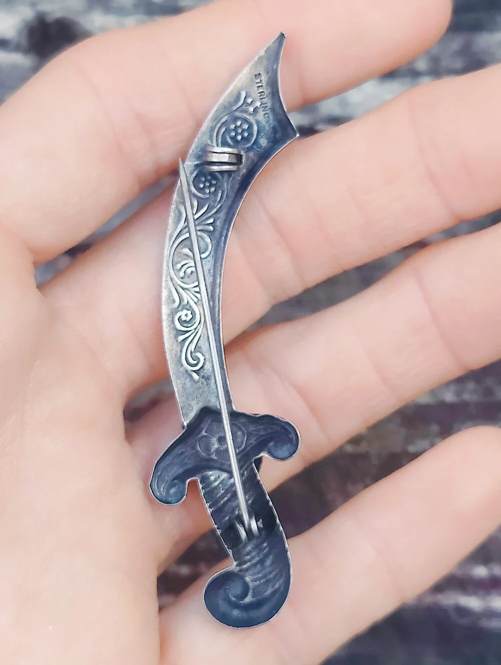 🗡️ Vintage Sterling Scimitar Sword Brooch